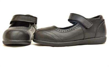 IJE Girls Mary Jane shoes with design